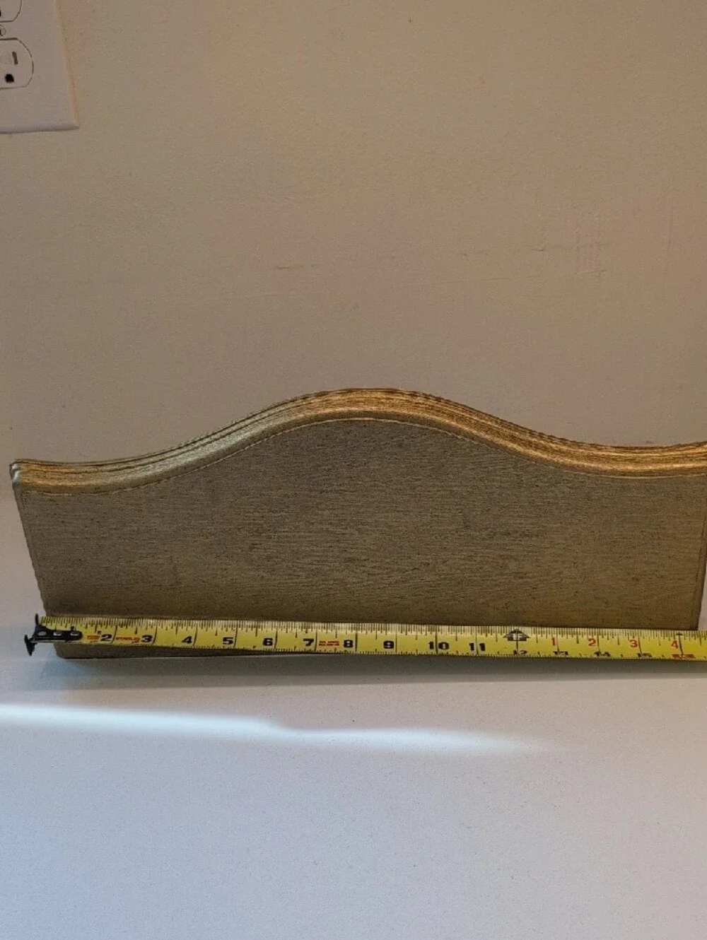 VTG Hollywood Regency Ornate Gold Resin Wall Shelf 16.5” Ledge